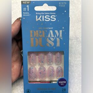 New KISS Dream Dust Glittery Pink press on Nail Set